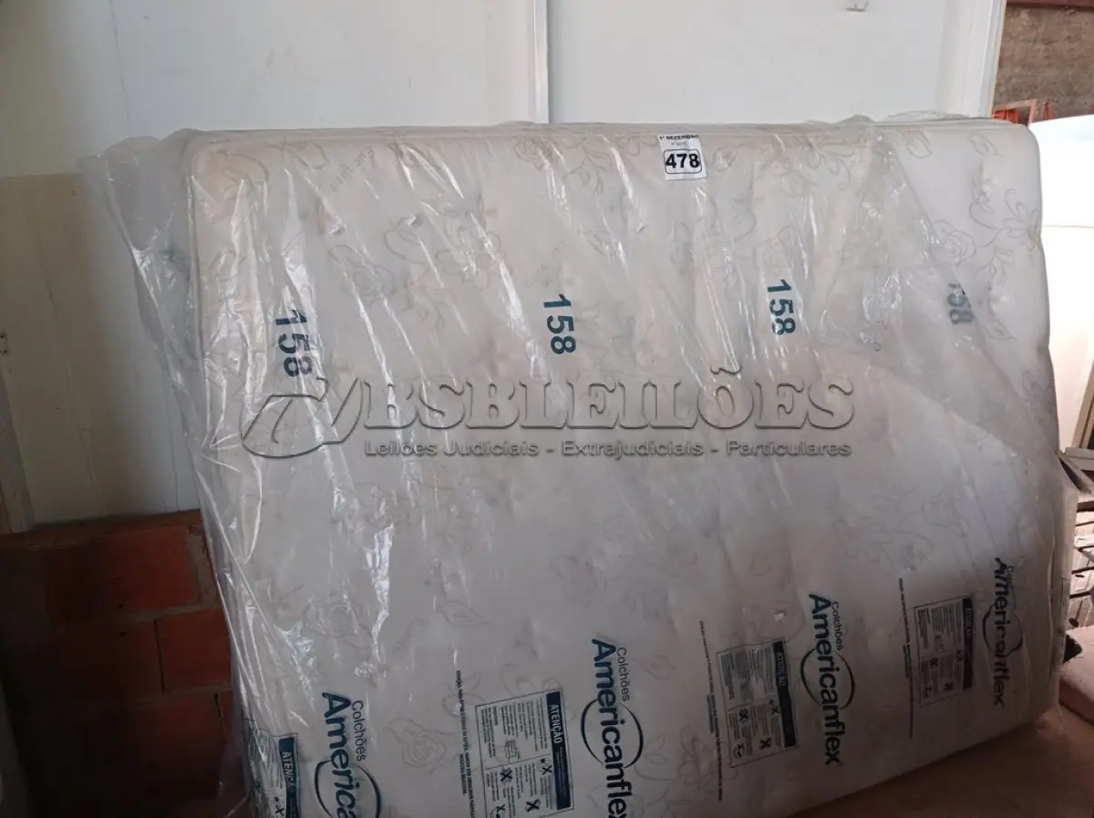 LOTE 478 - 01 COLCHÃO DE CASAL 1.98X1.58X0.40CM. (NO ESTADO) ATENÇÃO! FAZER A VISITAÇÃO ANTES DE ARREMATAR, NÃO SABEMOS SE FUNCIONA. LEILÃO NÃO TEM GARANTIA E NEM DEVOLUÇÃO, SUJEITO A POSSÍVEIS AVARIAS VISÍVEIS/OCULTAS E/OU AUSÊNCIA DE COMPONENTES.