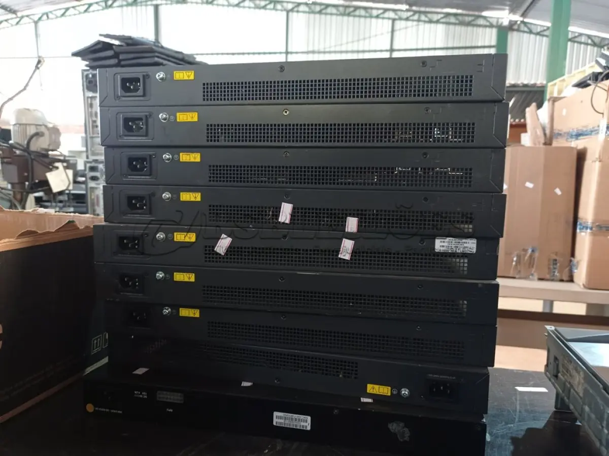 LOTE 304 - 09 SWITCHES MARCAS E MODELOS DIVERSOS. (NO ESTADO) ATENÇÃO! FAZER A VISITAÇÃO ANTES DE ARREMATAR, NÃO SABEMOS SE FUNCIONA. LEILÃO NÃO TEM GARANTIA E NEM DEVOLUÇÃO, SUJEITO A POSSÍVEIS AVARIAS VISÍVEIS/OCULTAS E/OU AUSÊNCIA DE COMPONENTES.