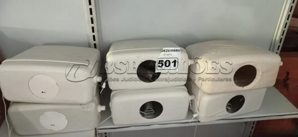 LOTE 501 - 06 CAIXAS DE DESCARGA MARCAS E MODELOS DIVERSOS. (NO ESTADO) ATENÇÃO! FAZER A VISITAÇÃO ANTES DE ARREMATAR, NÃO SABEMOS SE FUNCIONA. LEILÃO NÃO TEM GARANTIA E NEM DEVOLUÇÃO, SUJEITO A POSSÍVEIS AVARIAS VISÍVEIS/OCULTAS E/OU AUSÊNCIA DE COMPONENTES.