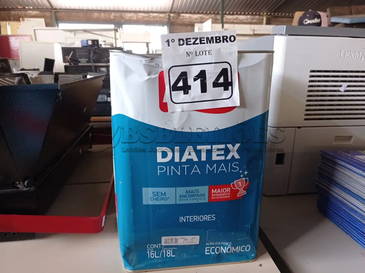 LOTE 414 - 01 LATA DE TINTA IQUINE DIATEX PINTA MAIS 18L FOSCO BASE “P”. (NO ESTADO) ATENÇÃO! FAZER A VISITAÇÃO ANTES DE ARREMATAR, NÃO SABEMOS SE FUNCIONA. LEILÃO NÃO TEM GARANTIA E NEM DEVOLUÇÃO, SUJEITO A POSSÍVEIS AVARIAS VISÍVEIS/OCULTAS E/OU AUSÊNCIA DE COMPONENTES.