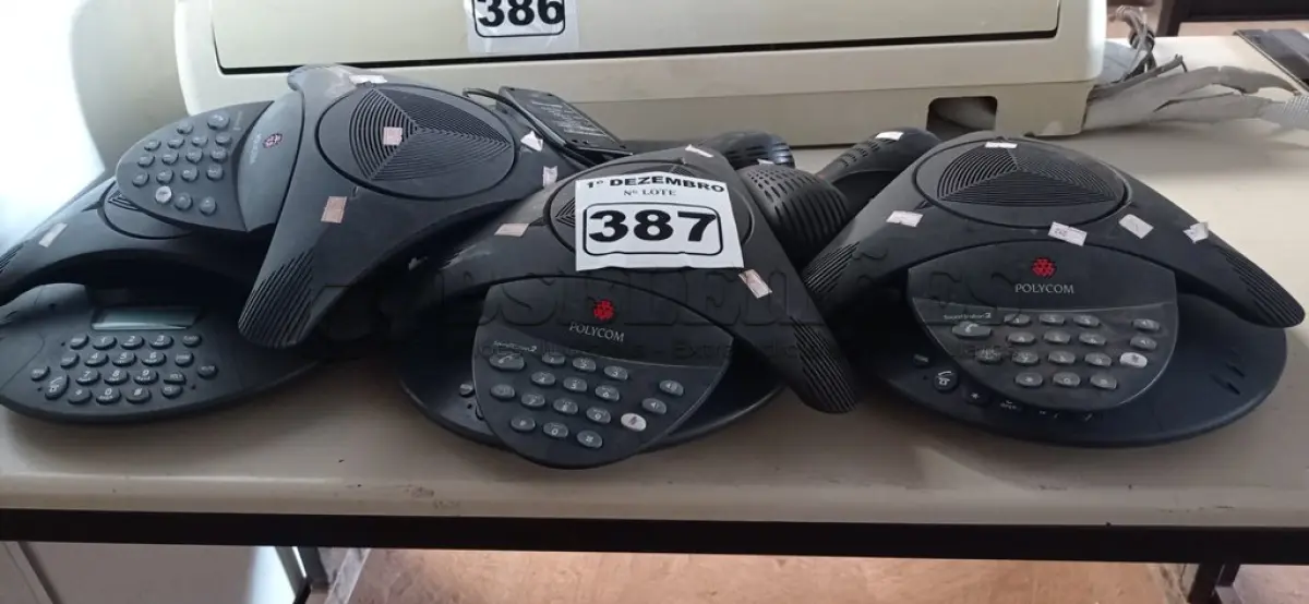 LOTE 387 - 01 LOTE COM VÁRIOS APARELHOS DE AUDIOCONFERÊNCIA. (NO ESTADO) ATENÇÃO! FAZER A VISITAÇÃO ANTES DE ARREMATAR, NÃO SABEMOS SE FUNCIONA. LEILÃO NÃO TEM GARANTIA E NEM DEVOLUÇÃO, SUJEITO A POSSÍVEIS AVARIAS VISÍVEIS/OCULTAS E/OU AUSÊNCIA DE COMPONENTES.