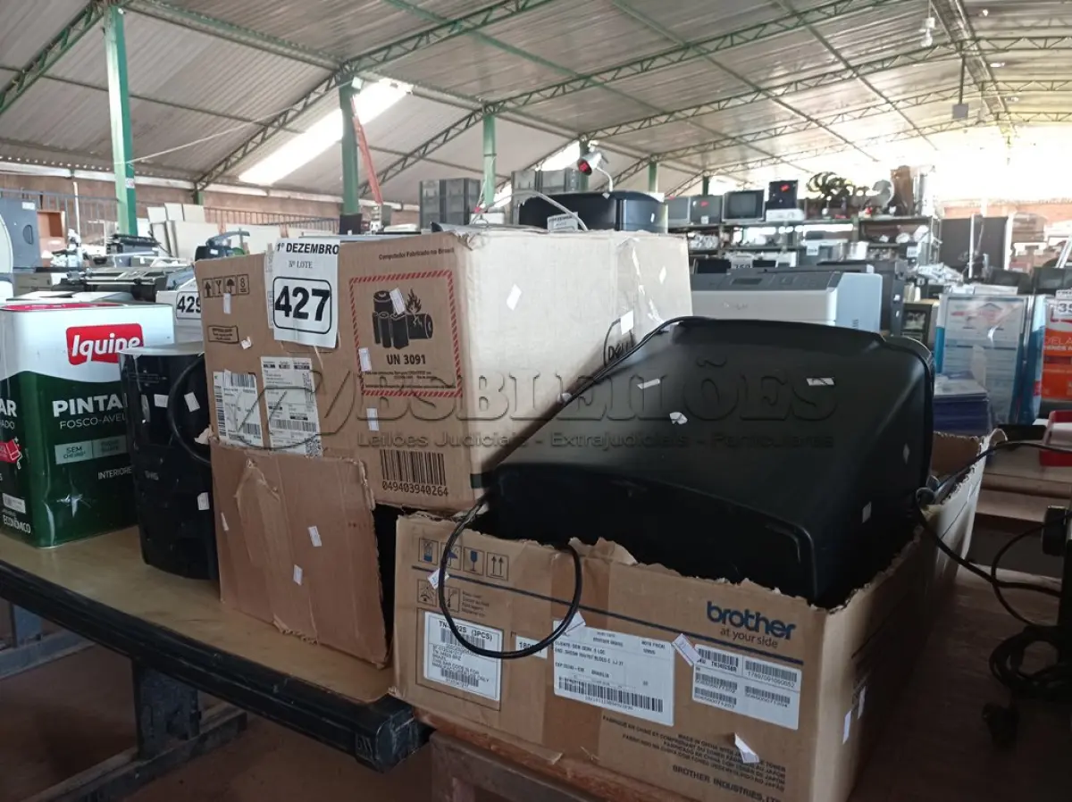 LOTE 427 - 01 FRAGMENTADORA DE PAPEL E 01 NOBREAK SMS 3000VA E VÁRIOS TECLADOS PARA PC MARCAS E MODELOS DIVERSOS. (NO ESTADO) ATENÇÃO! FAZER A VISITAÇÃO ANTES DE ARREMATAR, NÃO SABEMOS SE FUNCIONA. LEILÃO NÃO TEM GARANTIA E NEM DEVOLUÇÃO, SUJEITO A POSSÍVEIS AVARIAS VISÍVEIS/OCULTAS E/OU AUSÊNCIA DE COMPONENTES.