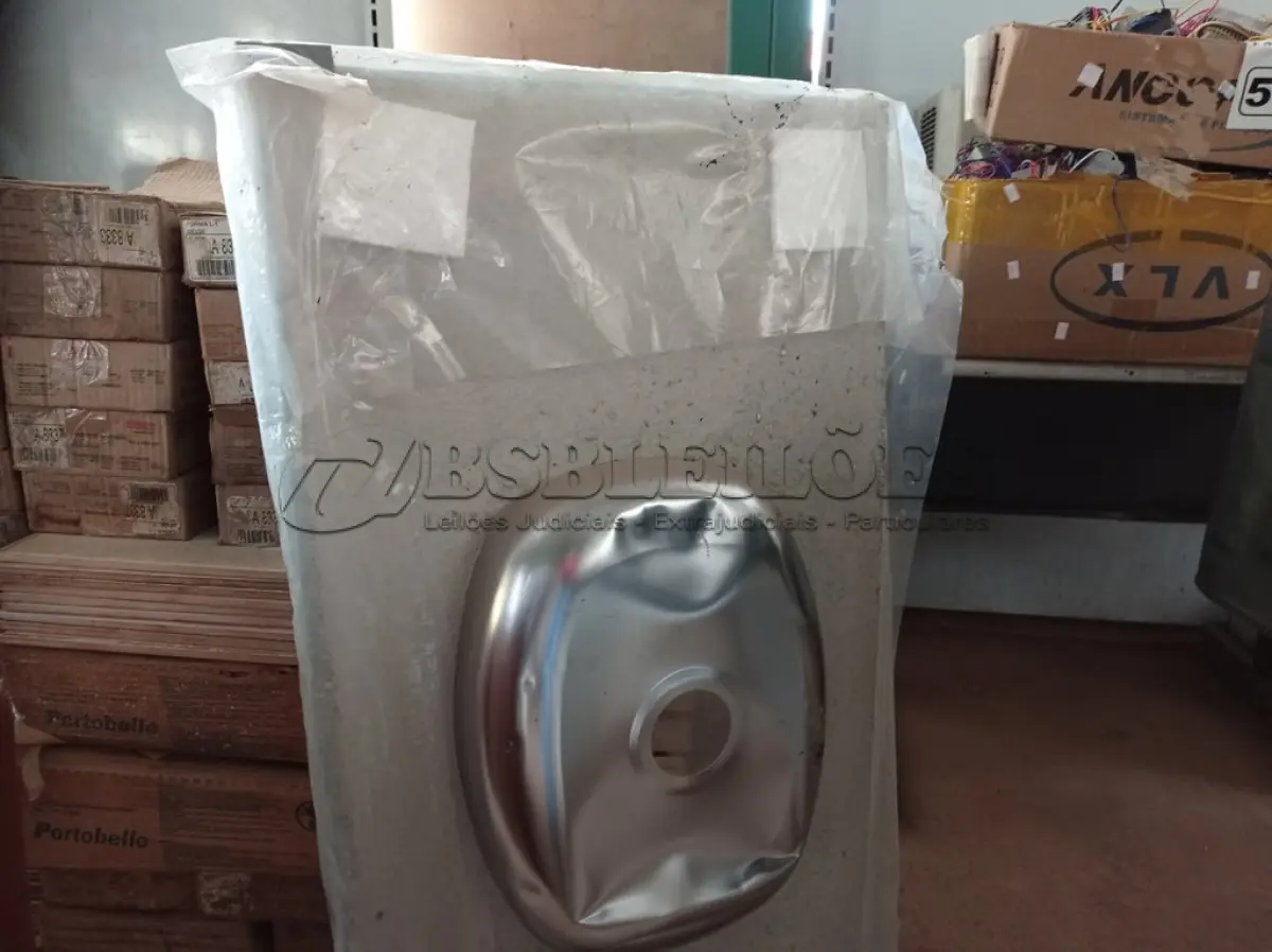 LOTE 508 - 01 PIA EM AÇO INOX COM 01 CUBA MEDINDO 1,00M X 0,54CM. (NO ESTADO) ATENÇÃO! FAZER A VISITAÇÃO ANTES DE ARREMATAR, NÃO SABEMOS SE FUNCIONA. LEILÃO NÃO TEM GARANTIA E NEM DEVOLUÇÃO, SUJEITO A POSSÍVEIS AVARIAS VISÍVEIS/OCULTAS E/OU AUSÊNCIA DE COMPONENTES.