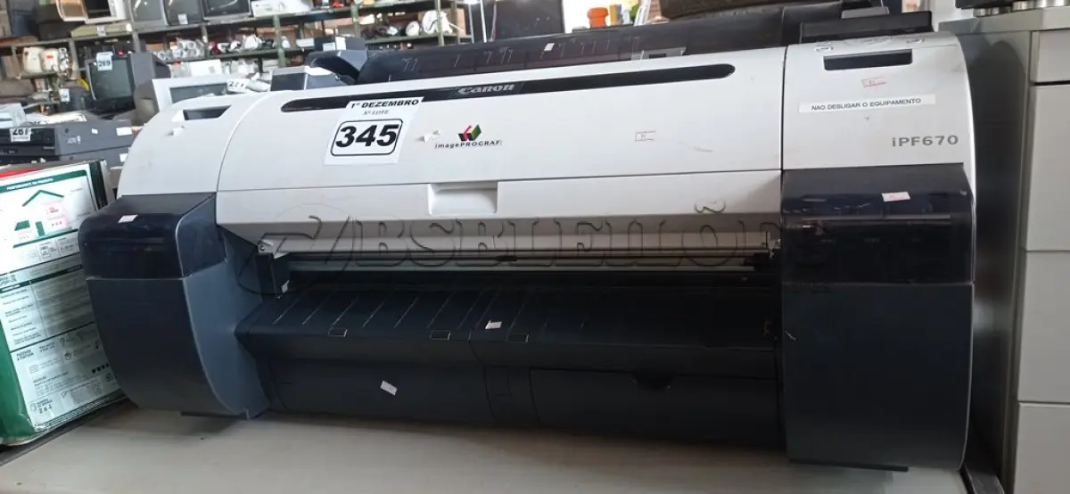 LOTE 345 - 01 PLOTTER CANON MODELO IPF 670. (NO ESTADO) ATENÇÃO! FAZER A VISITAÇÃO ANTES DE ARREMATAR, NÃO SABEMOS SE FUNCIONA. LEILÃO NÃO TEM GARANTIA E NEM DEVOLUÇÃO, SUJEITO A POSSÍVEIS AVARIAS VISÍVEIS/OCULTAS E/OU AUSÊNCIA DE COMPONENTES.