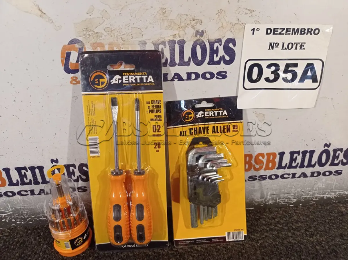 LOTE 035 - 01 KIT DE CHAVE ALLEN, 01 KIT DE CHAVE FENDA/PHILIPS 02 PEÇAS E 01 KIT DE CHAVES DE PRECISÃO. (NO ESTADO) ATENÇÃO! FAZER A VISITAÇÃO ANTES DE ARREMATAR, NÃO SABEMOS SE FUNCIONA. LEILÃO NÃO TEM GARANTIA E NEM DEVOLUÇÃO, SUJEITO A POSSÍVEIS AVARIAS VISÍVEIS/OCULTAS E/OU AUSÊNCIA DE COMPONENTES.