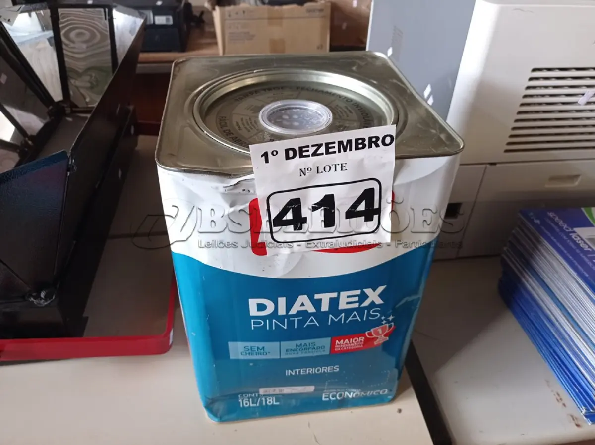 LOTE 414 - 01 LATA DE TINTA IQUINE DIATEX PINTA MAIS 18L FOSCO BASE “P”. (NO ESTADO) ATENÇÃO! FAZER A VISITAÇÃO ANTES DE ARREMATAR, NÃO SABEMOS SE FUNCIONA. LEILÃO NÃO TEM GARANTIA E NEM DEVOLUÇÃO, SUJEITO A POSSÍVEIS AVARIAS VISÍVEIS/OCULTAS E/OU AUSÊNCIA DE COMPONENTES.