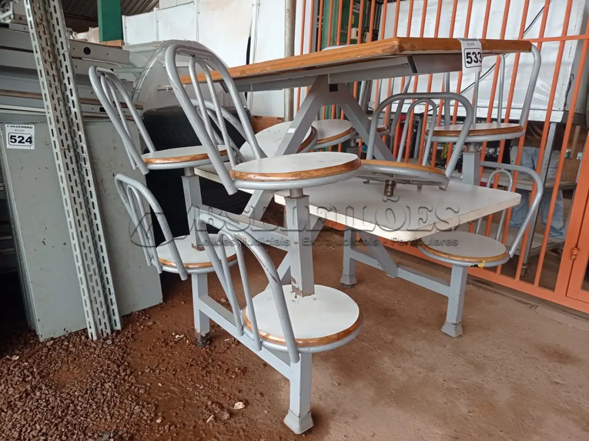 LOTE 533 - 02 MESAS PARA LANCHONETE. (NO ESTADO) ATENÇÃO! FAZER A VISITAÇÃO ANTES DE ARREMATAR, NÃO SABEMOS SE FUNCIONA. LEILÃO NÃO TEM GARANTIA E NEM DEVOLUÇÃO, SUJEITO A POSSÍVEIS AVARIAS VISÍVEIS/OCULTAS E/OU AUSÊNCIA DE COMPONENTES.