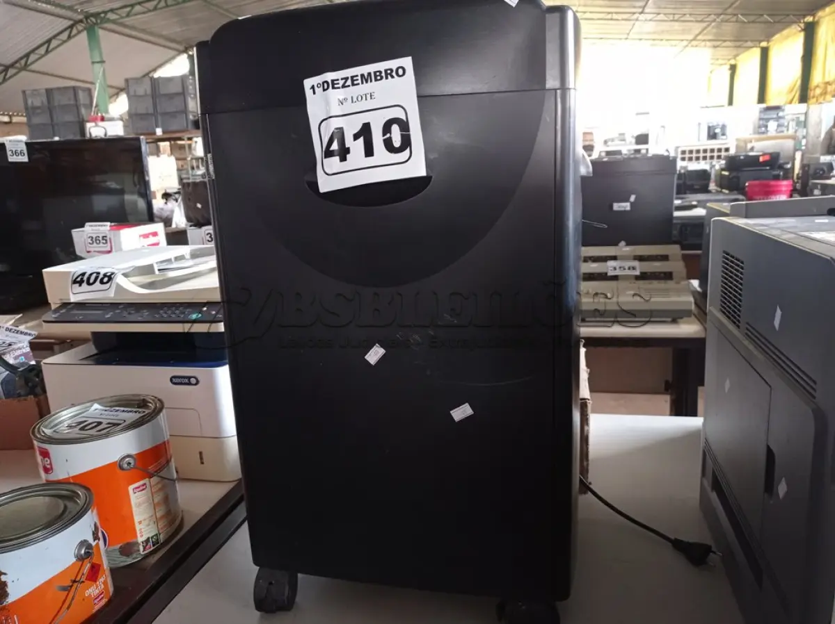 LOTE 410 - 01 FRAGMENTADORA DE PAPEL. (NO ESTADO) ATENÇÃO! FAZER A VISITAÇÃO ANTES DE ARREMATAR, NÃO SABEMOS SE FUNCIONA. LEILÃO NÃO TEM GARANTIA E NEM DEVOLUÇÃO, SUJEITO A POSSÍVEIS AVARIAS VISÍVEIS/OCULTAS E/OU AUSÊNCIA DE COMPONENTES.