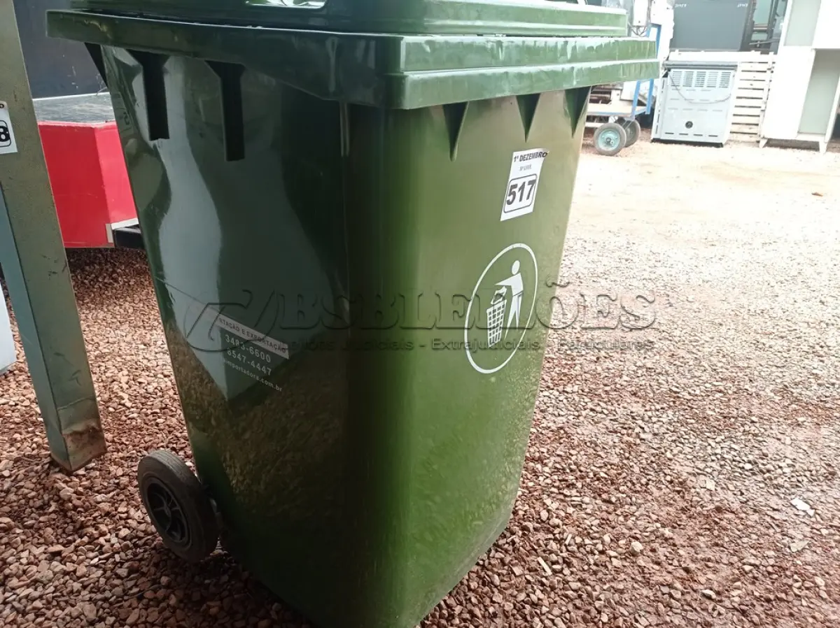 LOTE 517 - 01 CONTAINER HDPE EM-840 360L. (NO ESTADO) ATENÇÃO! FAZER A VISITAÇÃO ANTES DE ARREMATAR, NÃO SABEMOS SE FUNCIONA. LEILÃO NÃO TEM GARANTIA E NEM DEVOLUÇÃO, SUJEITO A POSSÍVEIS AVARIAS VISÍVEIS/OCULTAS E/OU AUSÊNCIA DE COMPONENTES.