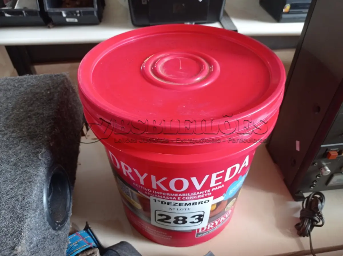 LOTE 283 - 01 BALDE DE DRYKOVEDA, ADITIVO IMPERMEABILIZANTE PARA ARGAMASSA E CONCRETO 18L. (NO ESTADO) ATENÇÃO! FAZER A VISITAÇÃO ANTES DE ARREMATAR, NÃO SABEMOS SE FUNCIONA. LEILÃO NÃO TEM GARANTIA E NEM DEVOLUÇÃO, SUJEITO A POSSÍVEIS AVARIAS VISÍVEIS/OCULTAS E/OU AUSÊNCIA DE COMPONENTES.