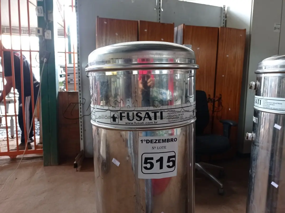 LOTE 515 - 01 FILTRO RESIDENCIAL EM INOX. (NO ESTADO) ATENÇÃO! FAZER A VISITAÇÃO ANTES DE ARREMATAR, NÃO SABEMOS SE FUNCIONA. LEILÃO NÃO TEM GARANTIA E NEM DEVOLUÇÃO, SUJEITO A POSSÍVEIS AVARIAS VISÍVEIS/OCULTAS E/OU AUSÊNCIA DE COMPONENTES.