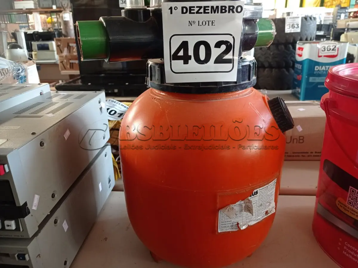 LOTE 402 - 01 FILTRO PARA PISCINA. (NO ESTADO) ATENÇÃO! FAZER A VISITAÇÃO ANTES DE ARREMATAR, NÃO SABEMOS SE FUNCIONA. LEILÃO NÃO TEM GARANTIA E NEM DEVOLUÇÃO, SUJEITO A POSSÍVEIS AVARIAS VISÍVEIS/OCULTAS E/OU AUSÊNCIA DE COMPONENTES.