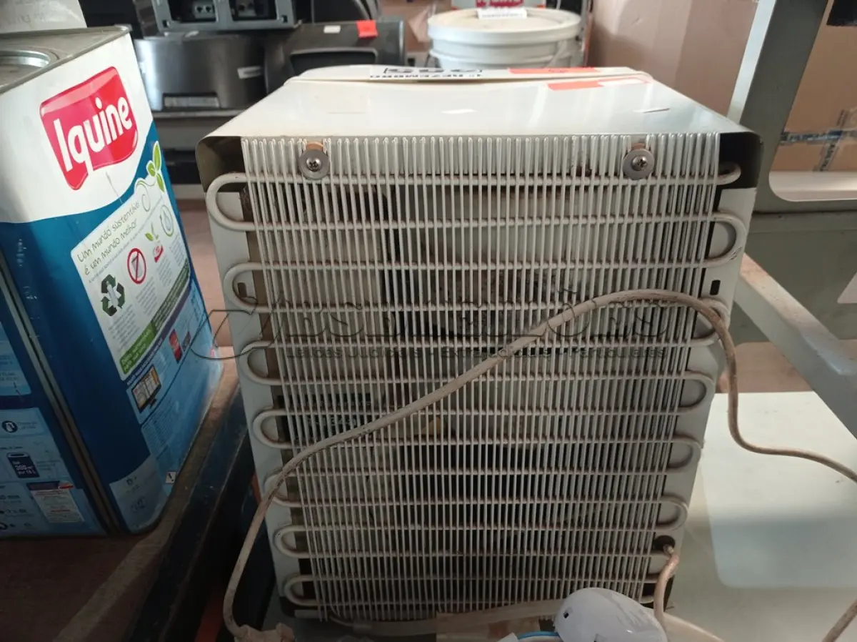 LOTE 255 - 01 PURIFICADOR DE ÁGUA REFRIGERADO MARCA SOFT. (NO ESTADO) ATENÇÃO! FAZER A VISITAÇÃO ANTES DE ARREMATAR, NÃO SABEMOS SE FUNCIONA. LEILÃO NÃO TEM GARANTIA E NEM DEVOLUÇÃO, SUJEITO A POSSÍVEIS AVARIAS VISÍVEIS/OCULTAS E/OU AUSÊNCIA DE COMPONENTES.