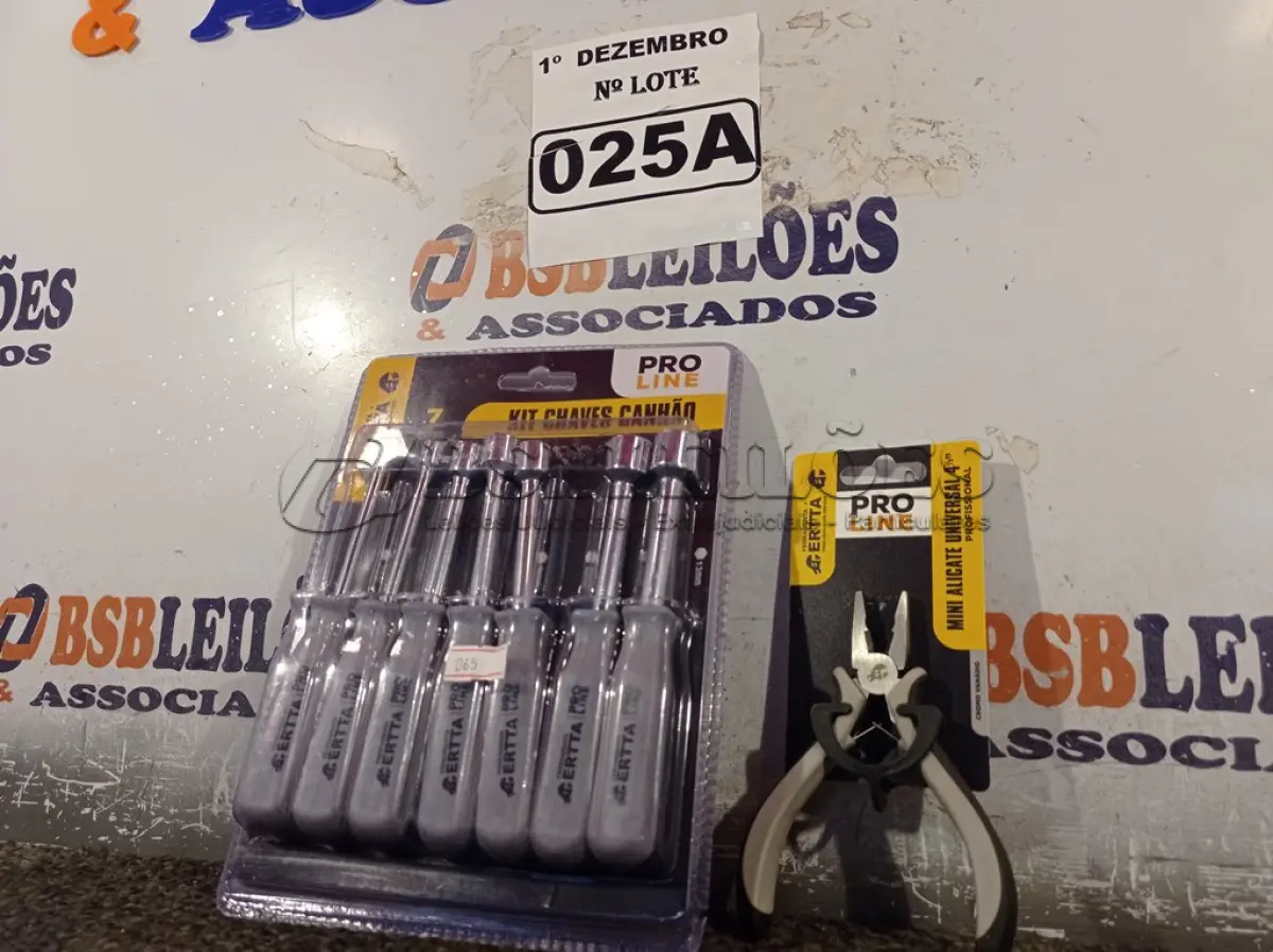 LOTE 025 - 01 KIT DE CHAVE CANHÃO E 01 MINI ALICATE UNIVERSAL 4”. (NO ESTADO) ATENÇÃO! FAZER A VISITAÇÃO ANTES DE ARREMATAR, NÃO SABEMOS SE FUNCIONA. LEILÃO NÃO TEM GARANTIA E NEM DEVOLUÇÃO, SUJEITO A POSSÍVEIS AVARIAS VISÍVEIS/OCULTAS E/OU AUSÊNCIA DE COMPONENTES.