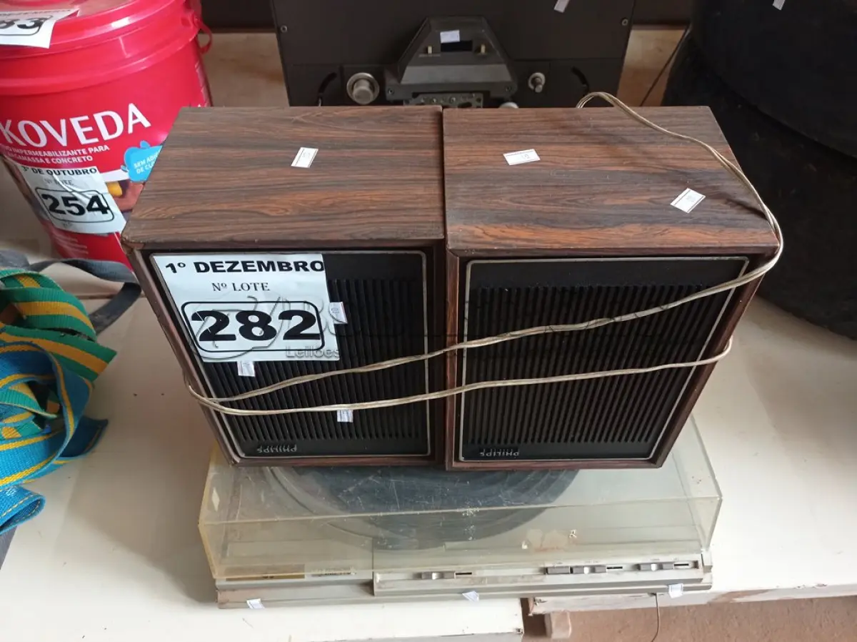 LOTE 282 - 01 TOCA DISCOS GRADIENTE. (NO ESTADO) ATENÇÃO! FAZER A VISITAÇÃO ANTES DE ARREMATAR, NÃO SABEMOS SE FUNCIONA. LEILÃO NÃO TEM GARANTIA E NEM DEVOLUÇÃO, SUJEITO A POSSÍVEIS AVARIAS VISÍVEIS/OCULTAS E/OU AUSÊNCIA DE COMPONENTES.