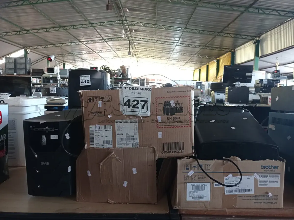 LOTE 427 - 01 FRAGMENTADORA DE PAPEL E 01 NOBREAK SMS 3000VA E VÁRIOS TECLADOS PARA PC MARCAS E MODELOS DIVERSOS. (NO ESTADO) ATENÇÃO! FAZER A VISITAÇÃO ANTES DE ARREMATAR, NÃO SABEMOS SE FUNCIONA. LEILÃO NÃO TEM GARANTIA E NEM DEVOLUÇÃO, SUJEITO A POSSÍVEIS AVARIAS VISÍVEIS/OCULTAS E/OU AUSÊNCIA DE COMPONENTES.
