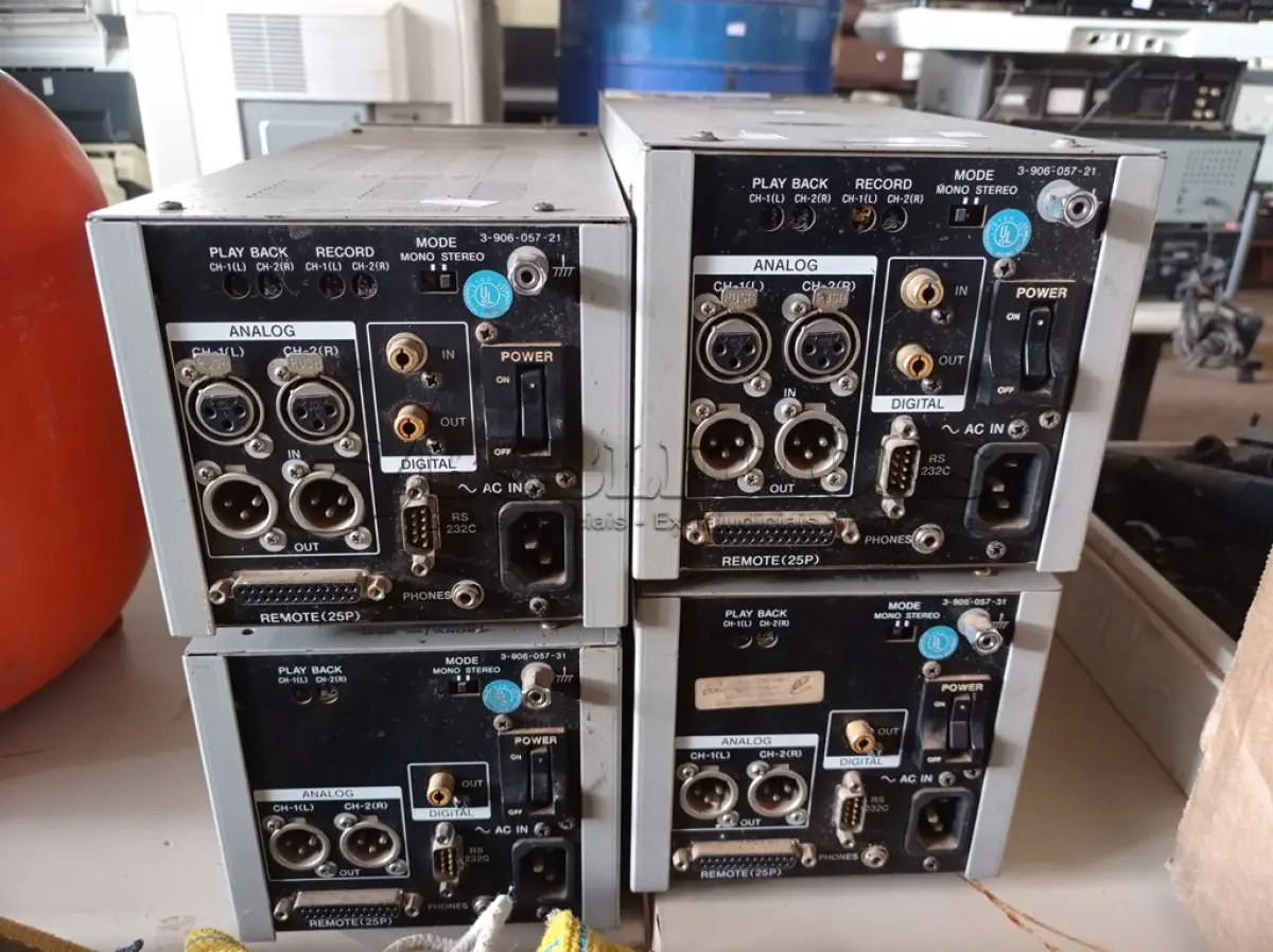 LOTE 400 - 04 APARELHOS MINIDISCO SONY RECORDER. (NO ESTADO) ATENÇÃO! FAZER A VISITAÇÃO ANTES DE ARREMATAR, NÃO SABEMOS SE FUNCIONA. LEILÃO NÃO TEM GARANTIA E NEM DEVOLUÇÃO, SUJEITO A POSSÍVEIS AVARIAS VISÍVEIS/OCULTAS E/OU AUSÊNCIA DE COMPONENTES.