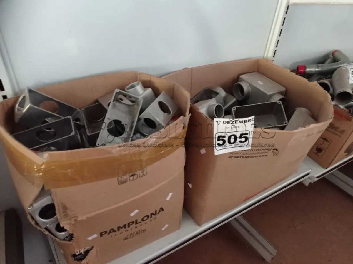 LOTE 505 - 01 LOTE COM VÁRIAS CAIXAS PETROLET MARCAS E MODELOS DIVERSOS. (NO ESTADO) ATENÇÃO! FAZER A VISITAÇÃO ANTES DE ARREMATAR, NÃO SABEMOS SE FUNCIONA. LEILÃO NÃO TEM GARANTIA E NEM DEVOLUÇÃO, SUJEITO A POSSÍVEIS AVARIAS VISÍVEIS/OCULTAS E/OU AUSÊNCIA DE COMPONENTES.