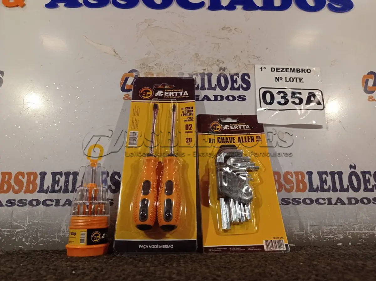 LOTE 035 - 01 KIT DE CHAVE ALLEN, 01 KIT DE CHAVE FENDA/PHILIPS 02 PEÇAS E 01 KIT DE CHAVES DE PRECISÃO. (NO ESTADO) ATENÇÃO! FAZER A VISITAÇÃO ANTES DE ARREMATAR, NÃO SABEMOS SE FUNCIONA. LEILÃO NÃO TEM GARANTIA E NEM DEVOLUÇÃO, SUJEITO A POSSÍVEIS AVARIAS VISÍVEIS/OCULTAS E/OU AUSÊNCIA DE COMPONENTES.