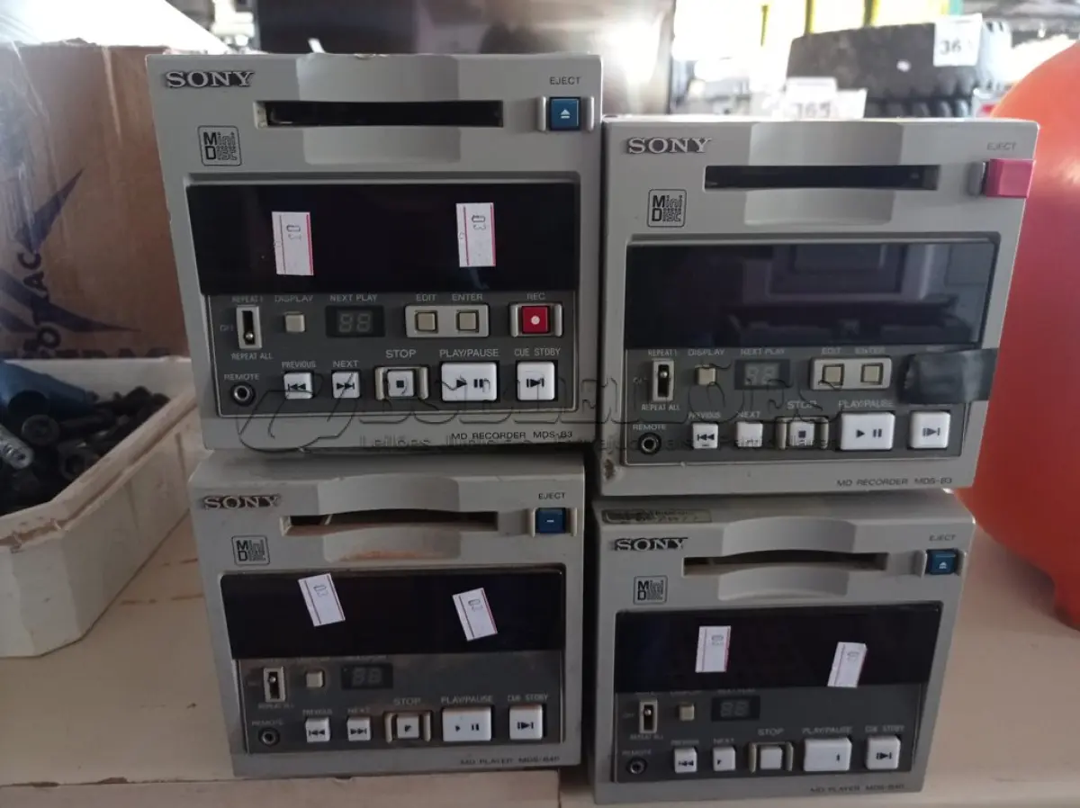 LOTE 400 - 04 APARELHOS MINIDISCO SONY RECORDER. (NO ESTADO) ATENÇÃO! FAZER A VISITAÇÃO ANTES DE ARREMATAR, NÃO SABEMOS SE FUNCIONA. LEILÃO NÃO TEM GARANTIA E NEM DEVOLUÇÃO, SUJEITO A POSSÍVEIS AVARIAS VISÍVEIS/OCULTAS E/OU AUSÊNCIA DE COMPONENTES.