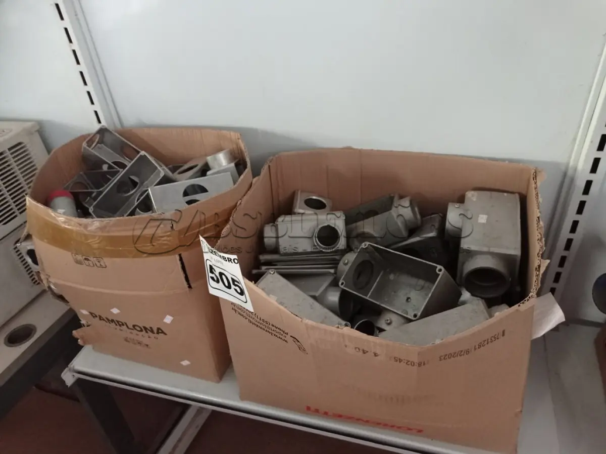 LOTE 505 - 01 LOTE COM VÁRIAS CAIXAS PETROLET MARCAS E MODELOS DIVERSOS. (NO ESTADO) ATENÇÃO! FAZER A VISITAÇÃO ANTES DE ARREMATAR, NÃO SABEMOS SE FUNCIONA. LEILÃO NÃO TEM GARANTIA E NEM DEVOLUÇÃO, SUJEITO A POSSÍVEIS AVARIAS VISÍVEIS/OCULTAS E/OU AUSÊNCIA DE COMPONENTES.
