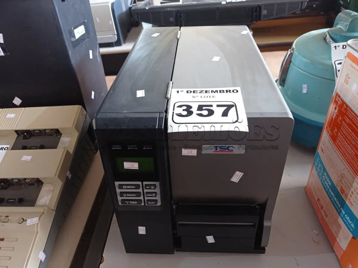 LOTE 357 - 01 IMPRESSORA DE ETIQUETAS MARCA TSC. (NO ESTADO) ATENÇÃO! FAZER A VISITAÇÃO ANTES DE ARREMATAR, NÃO SABEMOS SE FUNCIONA. LEILÃO NÃO TEM GARANTIA E NEM DEVOLUÇÃO, SUJEITO A POSSÍVEIS AVARIAS VISÍVEIS/OCULTAS E/OU AUSÊNCIA DE COMPONENTES.