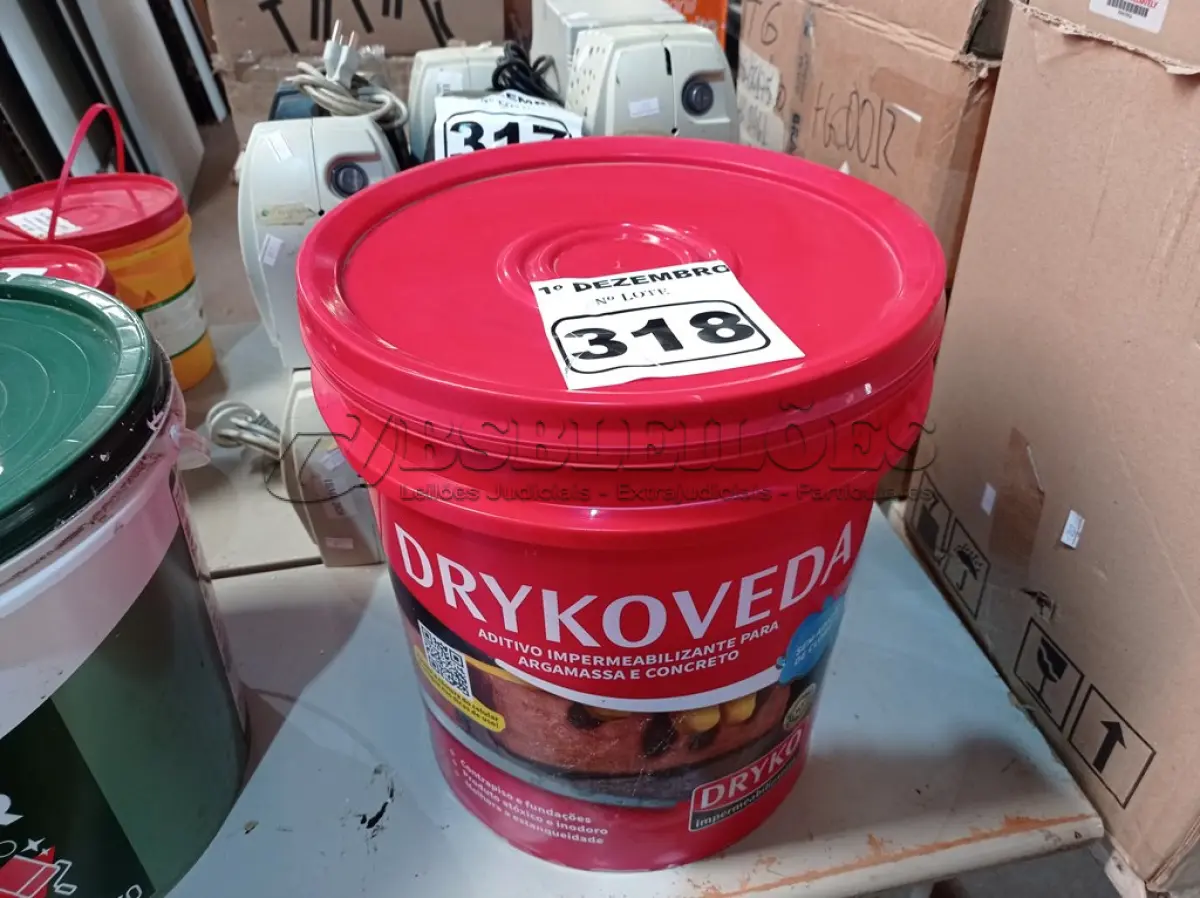 LOTE 318 - 01 BALDE DE DRYKOVEDA, ADITIVO IMPERMEABILIZANTE PARA ARGAMASSA E CONCRETO 18L. (NO ESTADO) ATENÇÃO! FAZER A VISITAÇÃO ANTES DE ARREMATAR, NÃO SABEMOS SE FUNCIONA. LEILÃO NÃO TEM GARANTIA E NEM DEVOLUÇÃO, SUJEITO A POSSÍVEIS AVARIAS VISÍVEIS/OCULTAS E/OU AUSÊNCIA DE COMPONENTES.