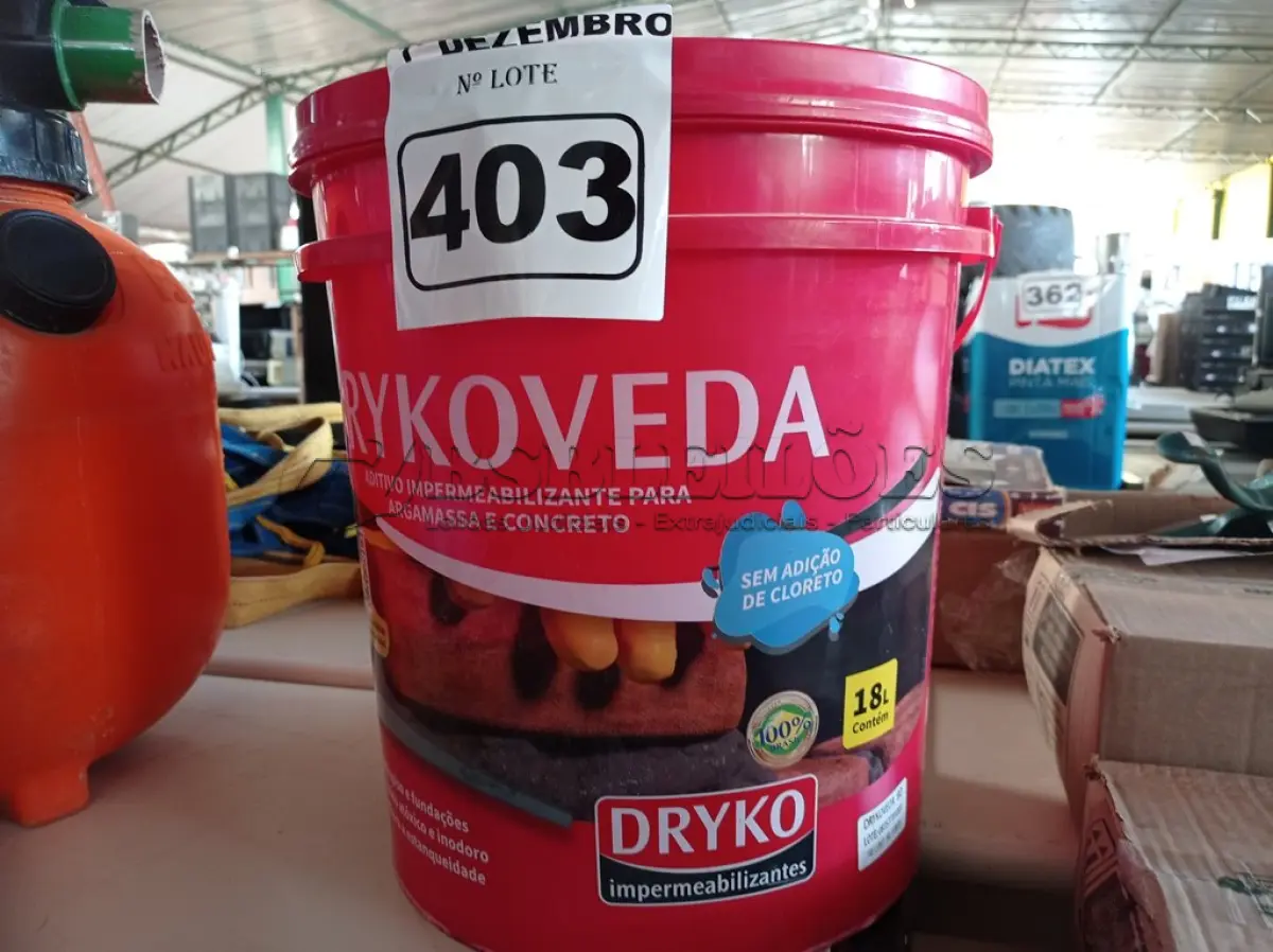 LOTE 403 - 01 BALDE DE DRYKOVEDA, ADITIVO IMPERMEABILIZANTE PARA ARGAMASSA E CONCRETO 18L. (NO ESTADO) ATENÇÃO! FAZER A VISITAÇÃO ANTES DE ARREMATAR, NÃO SABEMOS SE FUNCIONA. LEILÃO NÃO TEM GARANTIA E NEM DEVOLUÇÃO, SUJEITO A POSSÍVEIS AVARIAS VISÍVEIS/OCULTAS E/OU AUSÊNCIA DE COMPONENTES.