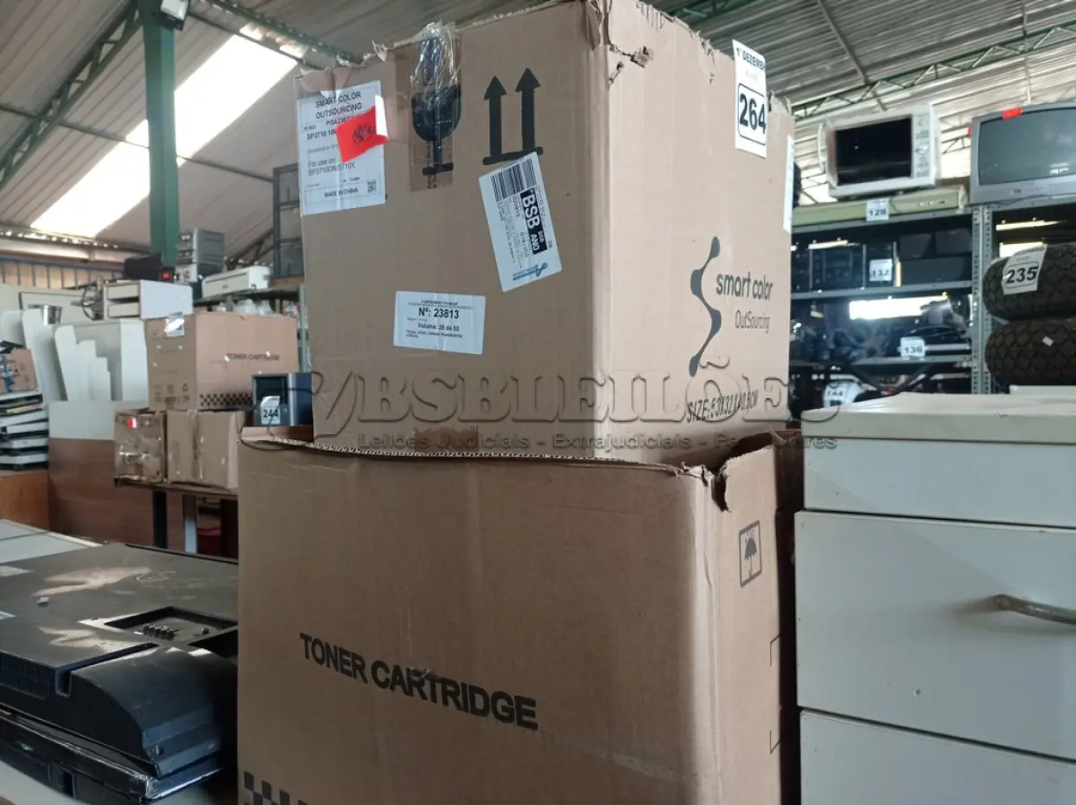 LOTE 264 - 01 LOTE COM GRANDE QUANTIDADE DE TECLADOS PARA PC MARCAS E MODELOS DIVERSOS. (NO ESTADO) ATENÇÃO! FAZER A VISITAÇÃO ANTES DE ARREMATAR, NÃO SABEMOS SE FUNCIONA. LEILÃO NÃO TEM GARANTIA E NEM DEVOLUÇÃO, SUJEITO A POSSÍVEIS AVARIAS VISÍVEIS/OCULTAS E/OU AUSÊNCIA DE COMPONENTES.
