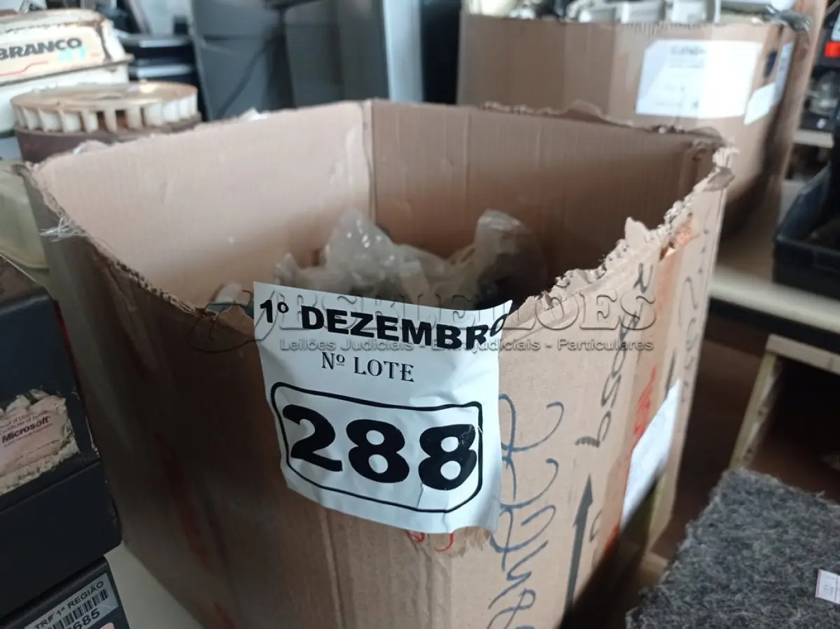 LOTE 288 - 01 LOTE COM VÁRIAS ABRAÇADEIRAS GALVANIZADAS. (NO ESTADO) ATENÇÃO! FAZER A VISITAÇÃO ANTES DE ARREMATAR, NÃO SABEMOS SE FUNCIONA. LEILÃO NÃO TEM GARANTIA E NEM DEVOLUÇÃO, SUJEITO A POSSÍVEIS AVARIAS VISÍVEIS/OCULTAS E/OU AUSÊNCIA DE COMPONENTES.