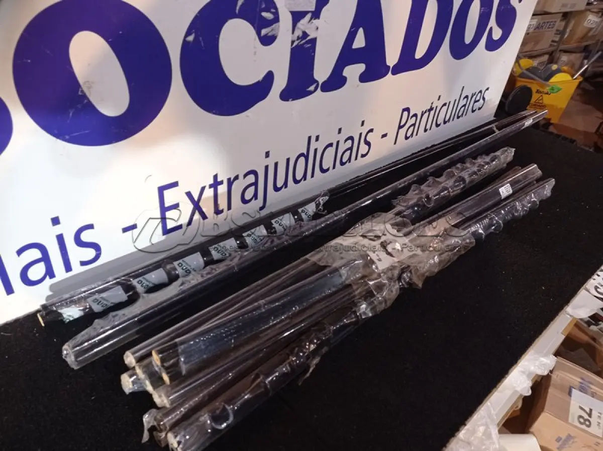 LOTE 095 - 09 - KITS VARÃO PARA CORTINA (NO ESTADO, NÃO SABEMOS SE FUNCIONA. LEILÃO NÃO TEM GARANTIA E NEM DEVOLUÇÃO, SUJEITO A POSSÍVEIS AVARIAS VISÍVEIS/OCULTAS E/OU AUSÊNCIA DE COMPONENTES)