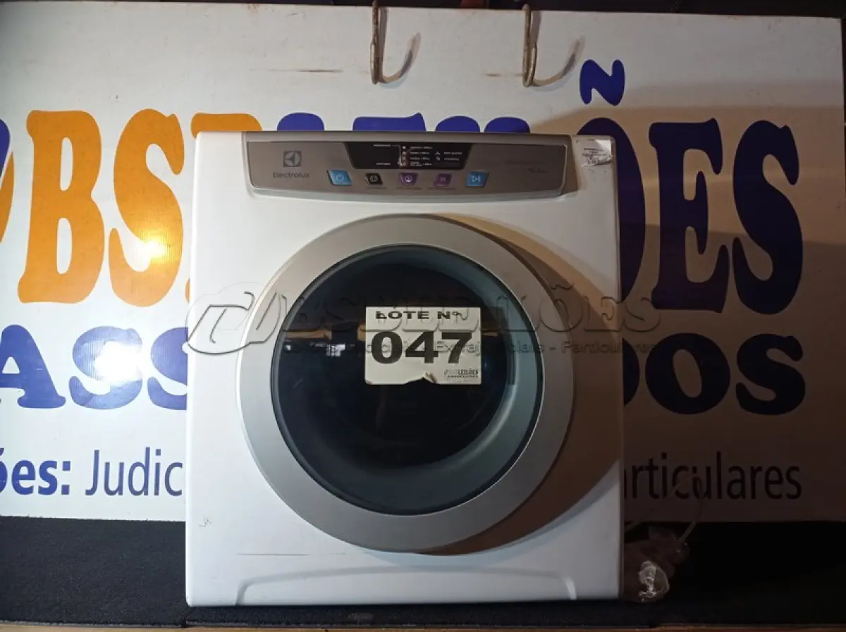 LOTE 047 - 01 - SECADORA DE ROUPAS ELECTROLUX COMPACTA TURBO 10,5KG 220VOLTS (NO ESTADO, NÃO SABEMOS SE FUNCIONA. LEILÃO NÃO TEM GARANTIA E NEM DEVOLUÇÃO, SUJEITO A POSSÍVEIS AVARIAS VISÍVEIS/OCULTAS E/OU AUSÊNCIA DE COMPONENTES)