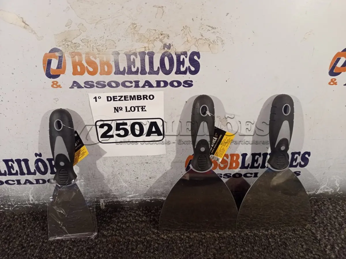 LOTE 250 - 03 ESPÁTULAS. (NO ESTADO) ATENÇÃO! FAZER A VISITAÇÃO ANTES DE ARREMATAR, NÃO SABEMOS SE FUNCIONA. LEILÃO NÃO TEM GARANTIA E NEM DEVOLUÇÃO, SUJEITO A POSSÍVEIS AVARIAS VISÍVEIS/OCULTAS E/OU AUSÊNCIA DE COMPONENTES.