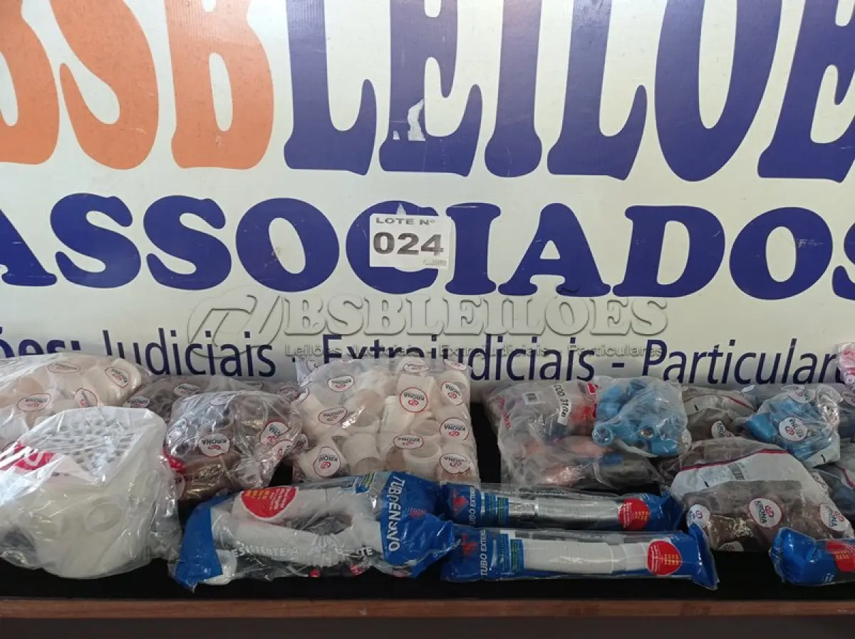 LOTE 024 - APROXIMADAMENTE 270 – ITENS MATERIAIS HIDRÁULICOS (NO ESTADO, NÃO SABEMOS SE FUNCIONA. LEILÃO NÃO TEM GARANTIA E NEM DEVOLUÇÃO, SUJEITO A POSSÍVEIS AVARIAS VISÍVEIS/OCULTAS E/OU AUSÊNCIA DE COMPONENTES)