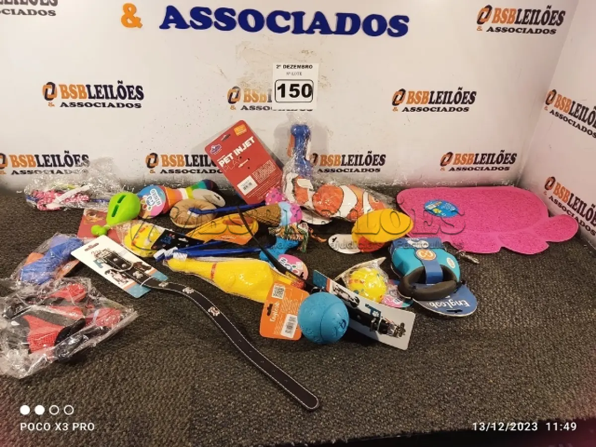 LOTE 150 - 01 LOTE COM VÁRIOS ACESSÓRIOS PARA PET’S. (NO ESTADO) ATENÇÃO! FAZER A VISITAÇÃO ANTES DE ARREMATAR, NÃO SABEMOS SE FUNCIONA. LEILÃO NÃO TEM GARANTIA E NEM DEVOLUÇÃO, SUJEITO A POSSÍVEIS AVARIAS VISÍVEIS/OCULTAS E/OU AUSÊNCIA DE COMPONENTES.