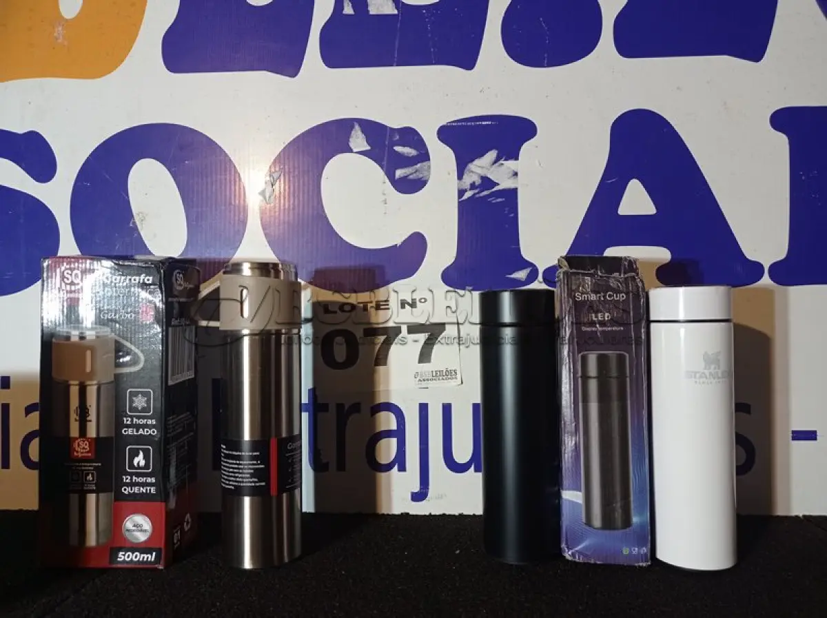 LOTE 077 - 03 – GARRAFAS TÉRMICAS (NO ESTADO, NÃO SABEMOS SE FUNCIONA. LEILÃO NÃO TEM GARANTIA E NEM DEVOLUÇÃO, SUJEITO A POSSÍVEIS AVARIAS VISÍVEIS/OCULTAS E/OU AUSÊNCIA DE COMPONENTES)