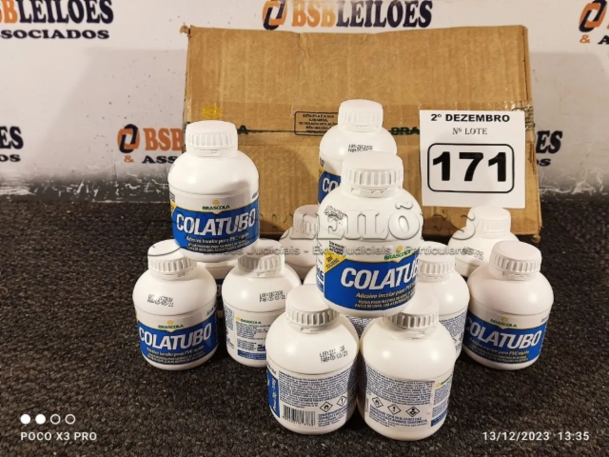 LOTE 171 - 02 CAIXAS COM COLA TUBO ST 175G COM 15 FRASCOS CADA. (NO ESTADO) ATENÇÃO! FAZER A VISITAÇÃO ANTES DE ARREMATAR, NÃO SABEMOS SE FUNCIONA. LEILÃO NÃO TEM GARANTIA E NEM DEVOLUÇÃO, SUJEITO A POSSÍVEIS AVARIAS VISÍVEIS/OCULTAS E/OU AUSÊNCIA DE COMPONENTES.