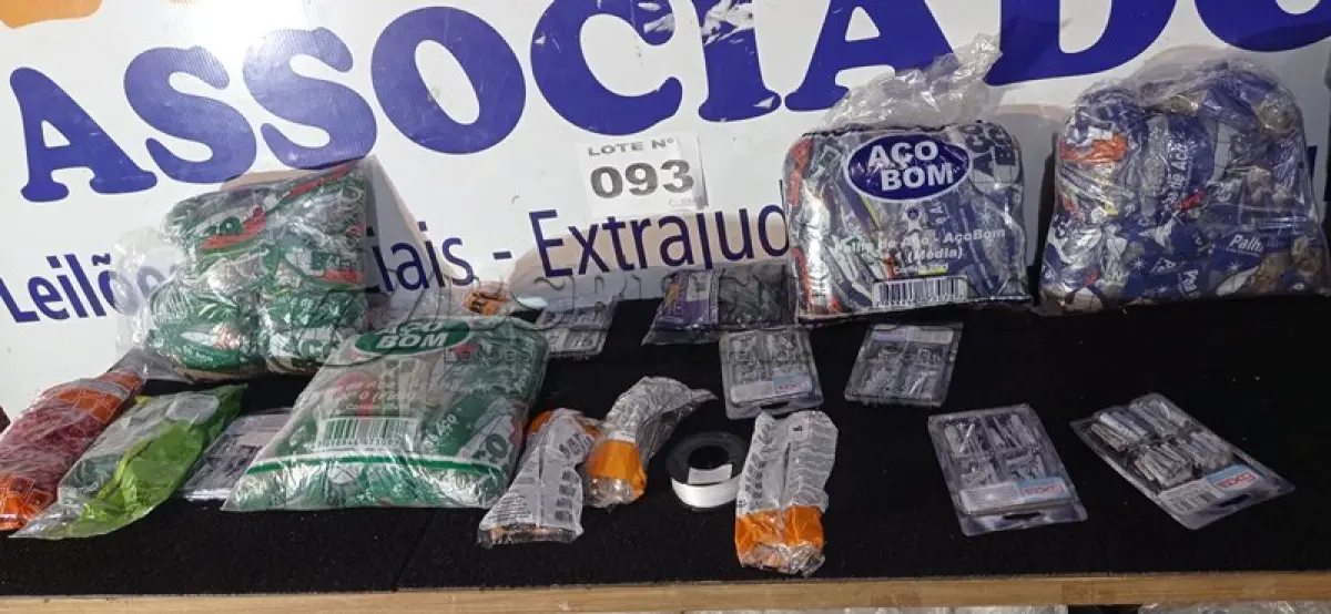 LOTE 093 - 180 – ITENS DE FERRAGISTA.(APROXIMADAMENTE) (NO ESTADO, NÃO SABEMOS SE FUNCIONA. LEILÃO NÃO TEM GARANTIA E NEM DEVOLUÇÃO, SUJEITO A POSSÍVEIS AVARIAS VISÍVEIS/OCULTAS E/OU AUSÊNCIA DE COMPONENTES)