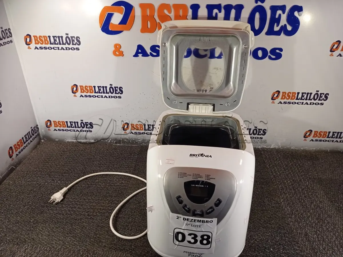 LOTE 038 - 01 PANIFICADORA MULTIPANE MARCA BRITANIA 220V. (NO ESTADO) ATENÇÃO! FAZER A VISITAÇÃO ANTES DE ARREMATAR, NÃO SABEMOS SE FUNCIONA. LEILÃO NÃO TEM GARANTIA E NEM DEVOLUÇÃO, SUJEITO A POSSÍVEIS AVARIAS VISÍVEIS/OCULTAS E/OU AUSÊNCIA DE COMPONENTES.