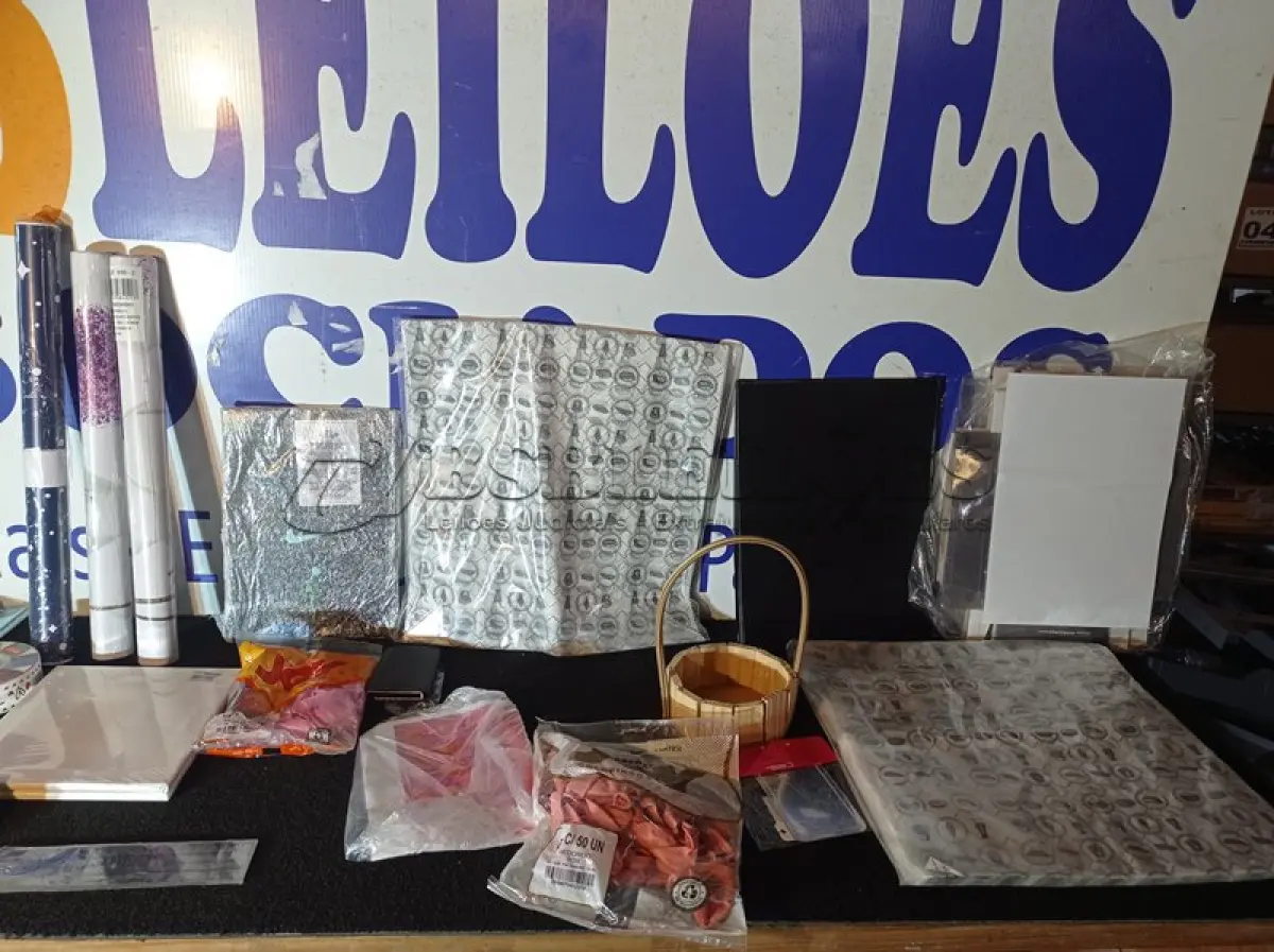 LOTE 072 - 29 – ITENS PAPELARIA(APROXIMADAMENTE) (NO ESTADO, NÃO SABEMOS SE FUNCIONA. LEILÃO NÃO TEM GARANTIA E NEM DEVOLUÇÃO, SUJEITO A POSSÍVEIS AVARIAS VISÍVEIS/OCULTAS E/OU AUSÊNCIA DE COMPONENTES)