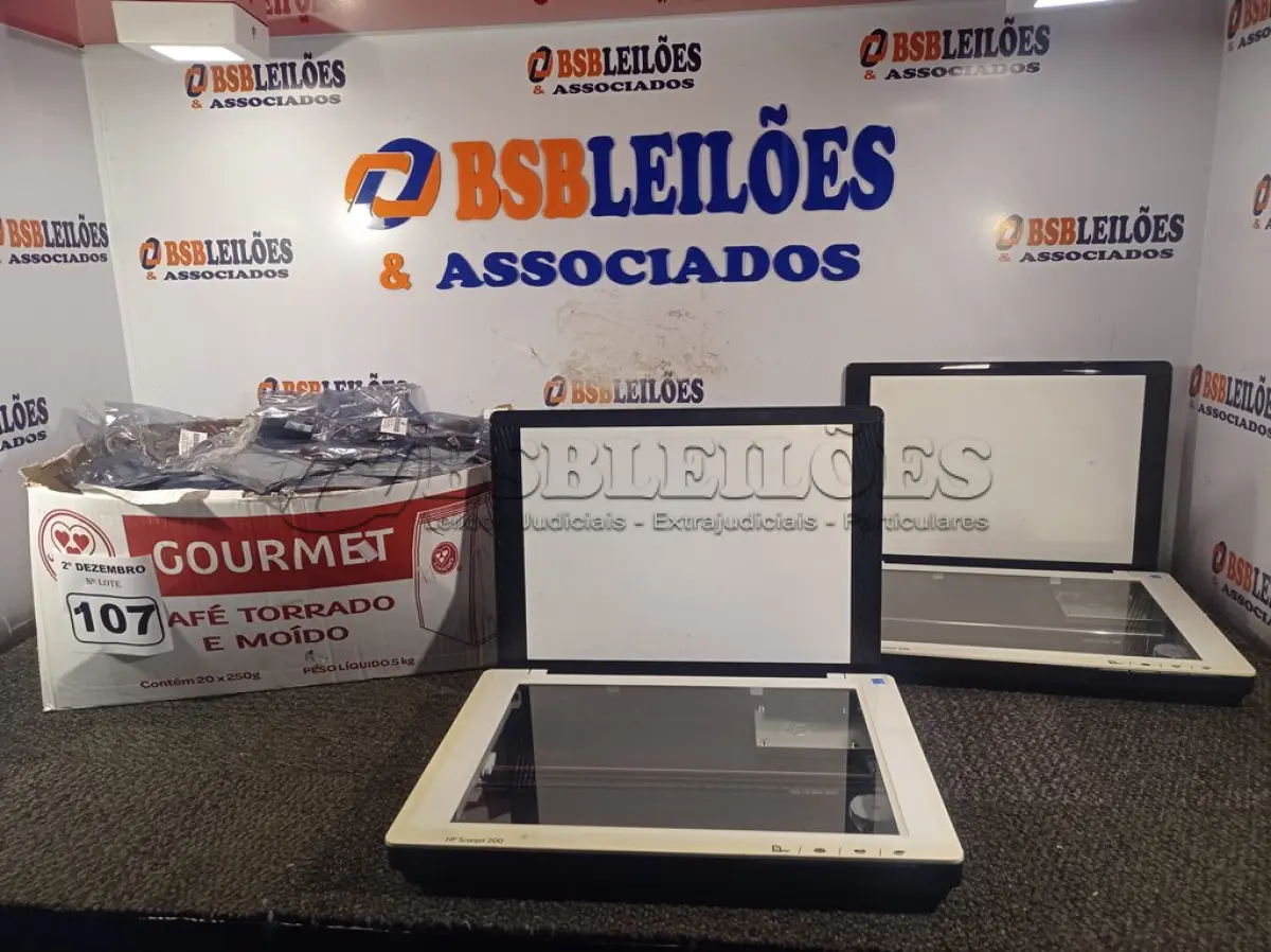 LOTE 107 - 02 SCANNERS E GRANDE QUANTIDADE DE CABOS ADAPTADORES. (NO ESTADO) ATENÇÃO! FAZER A VISITAÇÃO ANTES DE ARREMATAR, NÃO SABEMOS SE FUNCIONA. LEILÃO NÃO TEM GARANTIA E NEM DEVOLUÇÃO, SUJEITO A POSSÍVEIS AVARIAS VISÍVEIS/OCULTAS E/OU AUSÊNCIA DE COMPONENTES.
