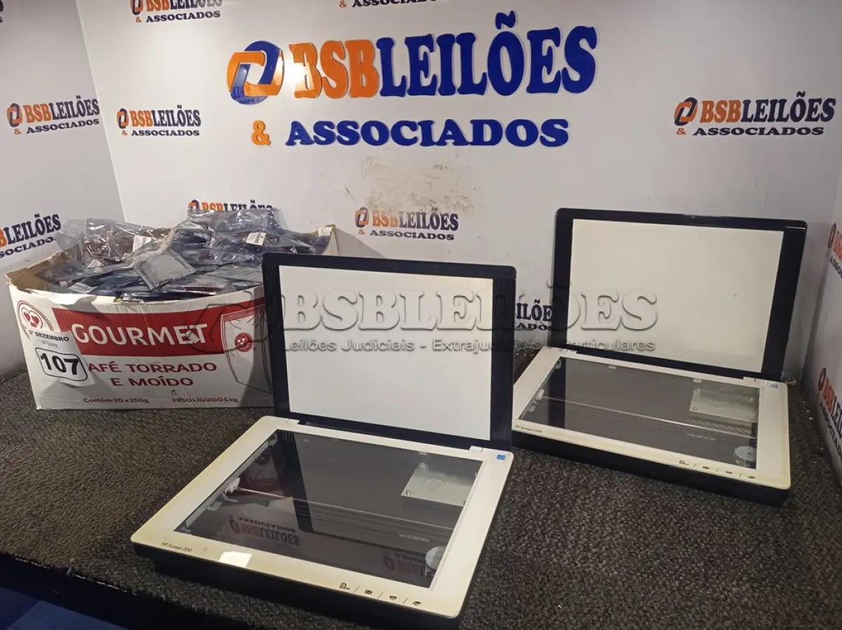 LOTE 107 - 02 SCANNERS E GRANDE QUANTIDADE DE CABOS ADAPTADORES. (NO ESTADO) ATENÇÃO! FAZER A VISITAÇÃO ANTES DE ARREMATAR, NÃO SABEMOS SE FUNCIONA. LEILÃO NÃO TEM GARANTIA E NEM DEVOLUÇÃO, SUJEITO A POSSÍVEIS AVARIAS VISÍVEIS/OCULTAS E/OU AUSÊNCIA DE COMPONENTES.