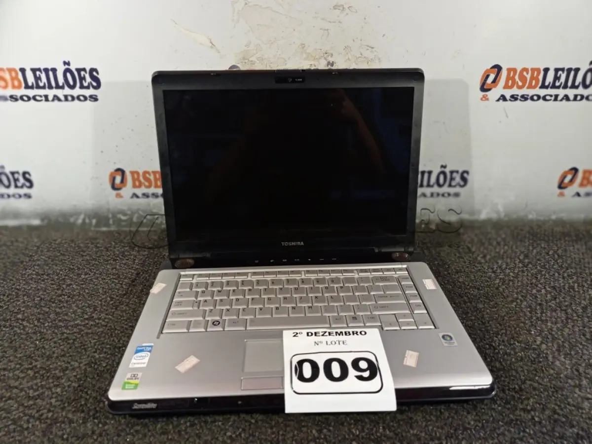 LOTE 009 - 01 NOTEBOOK MARCA TOSHIBA. (NO ESTADO) ATENÇÃO! FAZER A VISITAÇÃO ANTES DE ARREMATAR, NÃO SABEMOS SE FUNCIONA. LEILÃO NÃO TEM GARANTIA E NEM DEVOLUÇÃO, SUJEITO A POSSÍVEIS AVARIAS VISÍVEIS/OCULTAS E/OU AUSÊNCIA DE COMPONENTES.