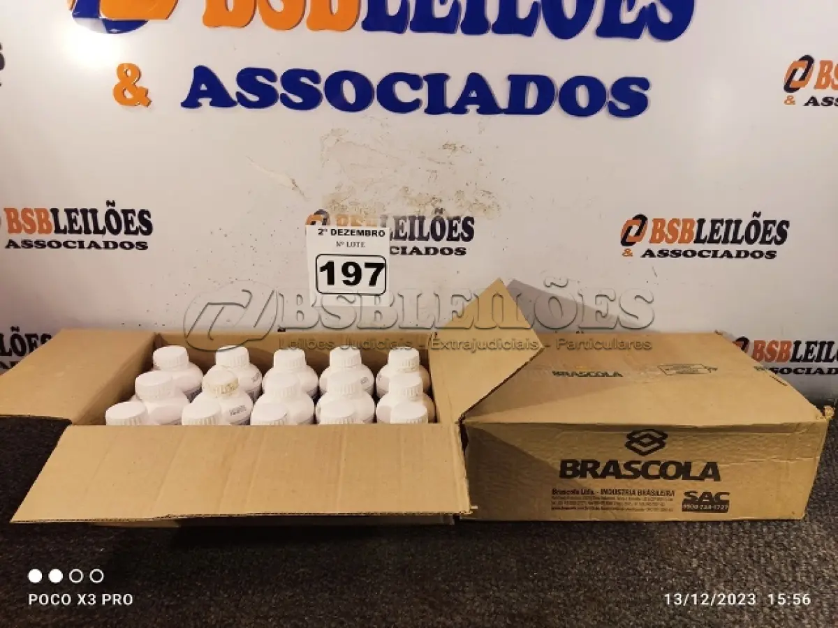 LOTE 197 - 02 CAIXAS COM COLA TUBO ST 175G COM 15 FRASCOS CADA. (NO ESTADO) ATENÇÃO! FAZER A VISITAÇÃO ANTES DE ARREMATAR, NÃO SABEMOS SE FUNCIONA. LEILÃO NÃO TEM GARANTIA E NEM DEVOLUÇÃO, SUJEITO A POSSÍVEIS AVARIAS VISÍVEIS/OCULTAS E/OU AUSÊNCIA DE COMPONENTES.