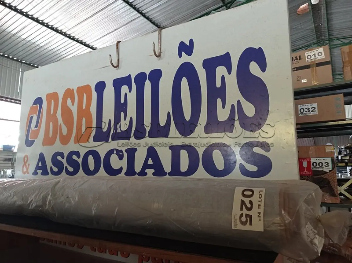 LOTE 025 - 01 - TAPETE 3,00X2,50 METROS (NO ESTADO, NÃO SABEMOS SE FUNCIONA. LEILÃO NÃO TEM GARANTIA E NEM DEVOLUÇÃO, SUJEITO A POSSÍVEIS AVARIAS VISÍVEIS/OCULTAS E/OU AUSÊNCIA DE COMPONENTES)