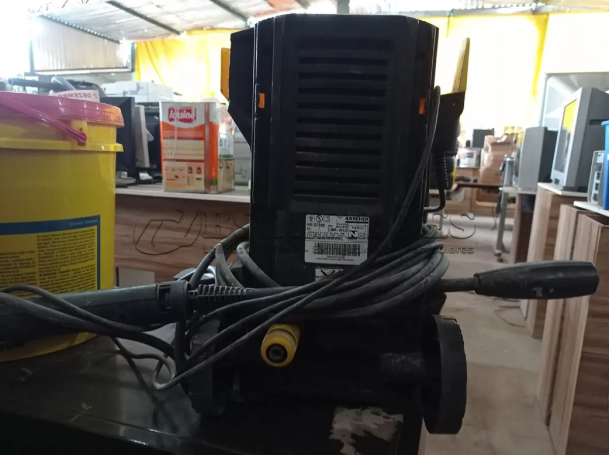 LOTE 050 - 01 LAVADORA DE ALTA PRESSÃO MARCA KARCHER MODELO K2 220V. (NO ESTADO) ATENÇÃO! FAZER A VISITAÇÃO ANTES DE ARREMATAR, NÃO SABEMOS SE FUNCIONA. LEILÃO NÃO TEM GARANTIA E NEM DEVOLUÇÃO, SUJEITO A POSSÍVEIS AVARIAS VISÍVEIS/OCULTAS E/OU AUSÊNCIA DE COMPONENTES.