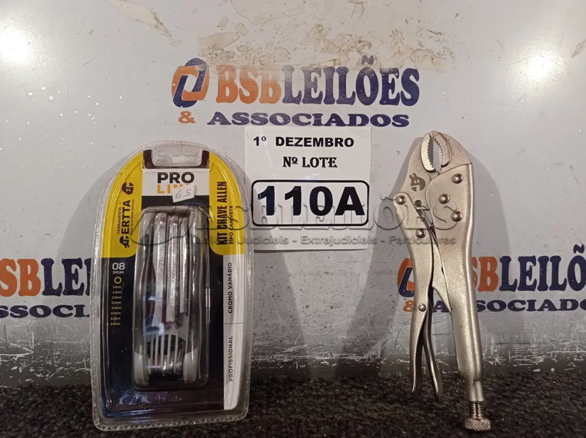 LOTE 110 - 01 KIT DE CHAVES ALLEN E 01 ALICATE DE PRESSÃO. (NO ESTADO) ATENÇÃO! FAZER A VISITAÇÃO ANTES DE ARREMATAR, NÃO SABEMOS SE FUNCIONA. LEILÃO NÃO TEM GARANTIA E NEM DEVOLUÇÃO, SUJEITO A POSSÍVEIS AVARIAS VISÍVEIS/OCULTAS E/OU AUSÊNCIA DE COMPONENTES.