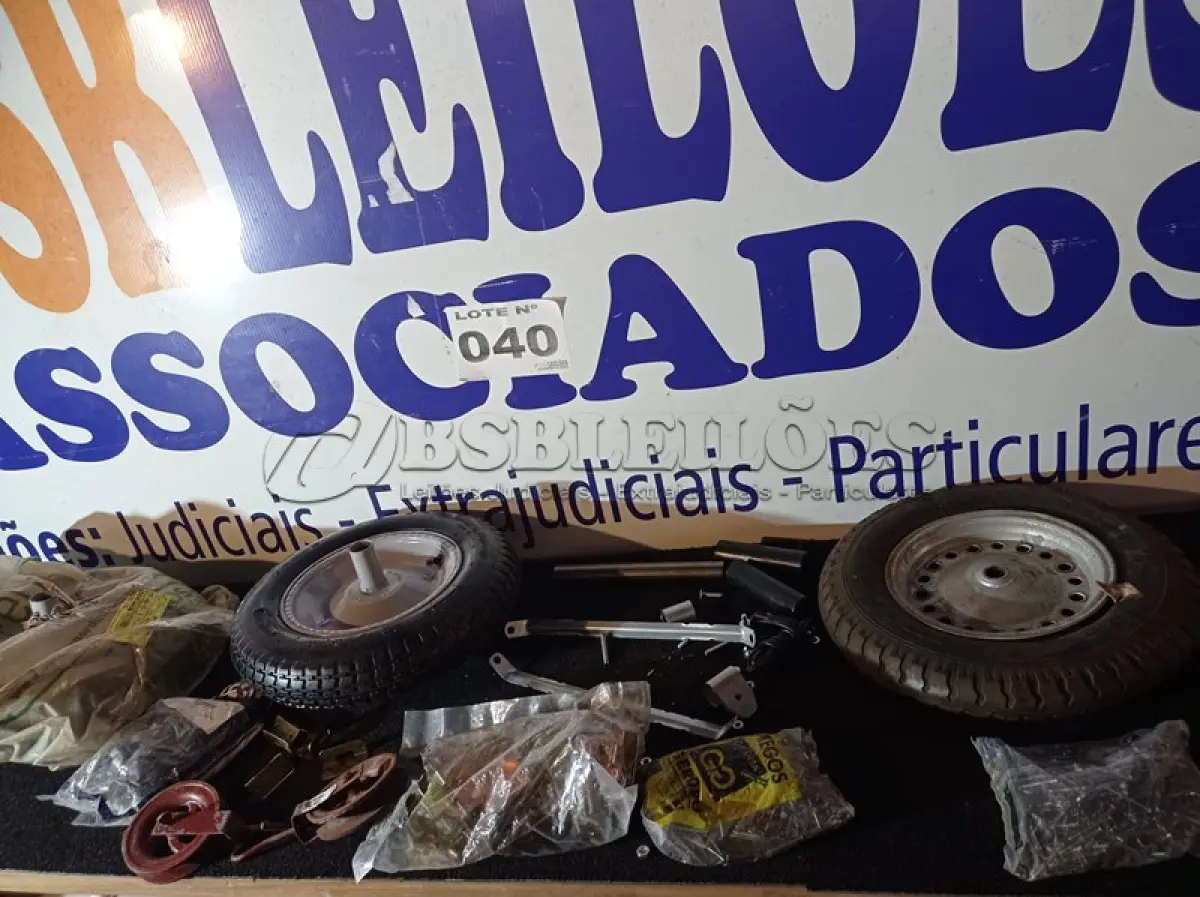 LOTE 040 - 41 – ITENS PARA FERRAGISTA (APROXIMADAMENTE) (NO ESTADO, NÃO SABEMOS SE FUNCIONA. LEILÃO NÃO TEM GARANTIA E NEM DEVOLUÇÃO, SUJEITO A POSSÍVEIS AVARIAS VISÍVEIS/OCULTAS E/OU AUSÊNCIA DE COMPONENTES)