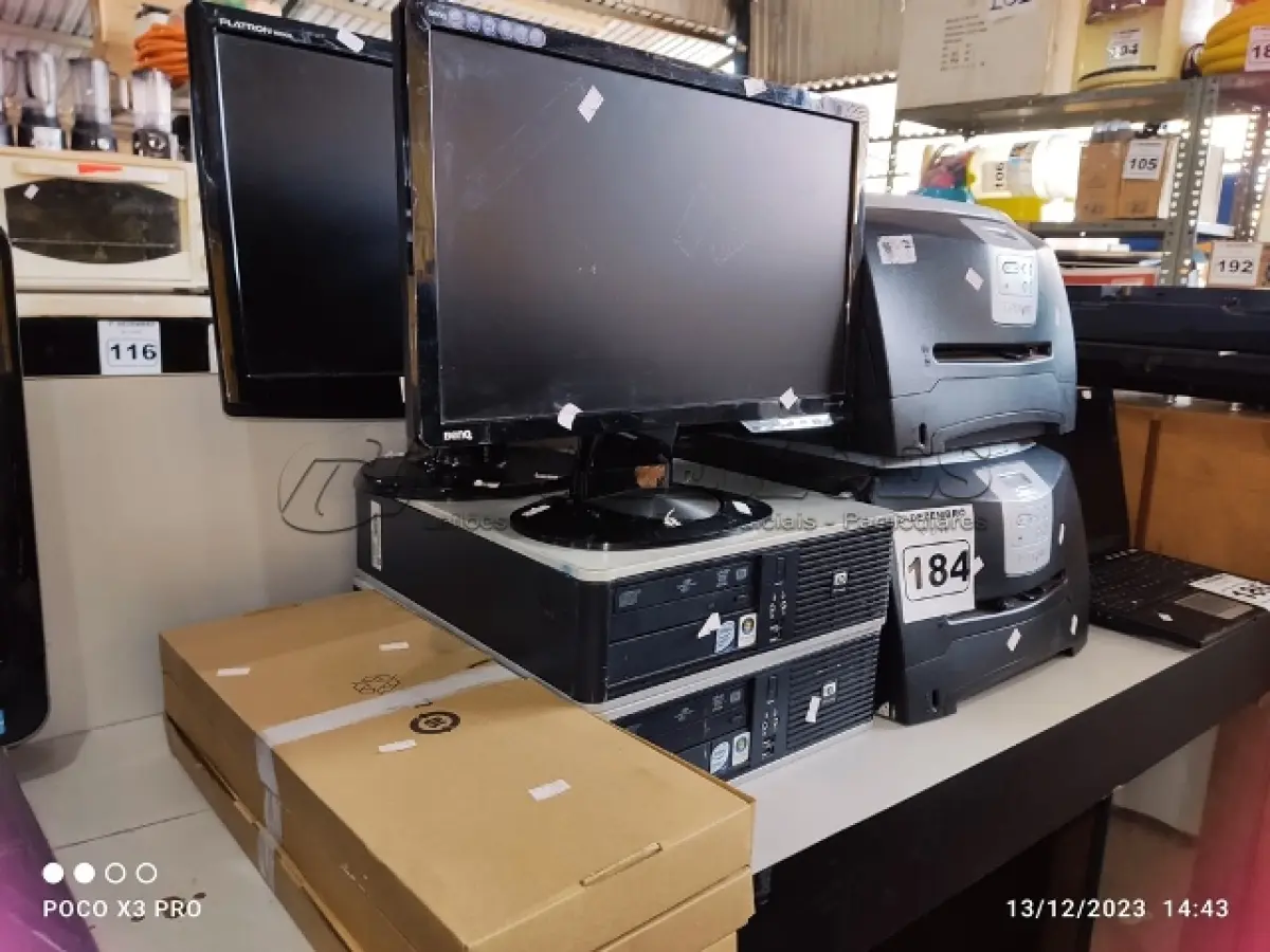 LOTE 184 - 02 IMPRESSORAS LEXMARK E342N, 02 CPU’S, 02 MONITORES E 03 TECLADOS. (NO ESTADO) ATENÇÃO! FAZER A VISITAÇÃO ANTES DE ARREMATAR, NÃO SABEMOS SE FUNCIONA. LEILÃO NÃO TEM GARANTIA E NEM DEVOLUÇÃO, SUJEITO A POSSÍVEIS AVARIAS VISÍVEIS/OCULTAS E/OU AUSÊNCIA DE COMPONENTES.