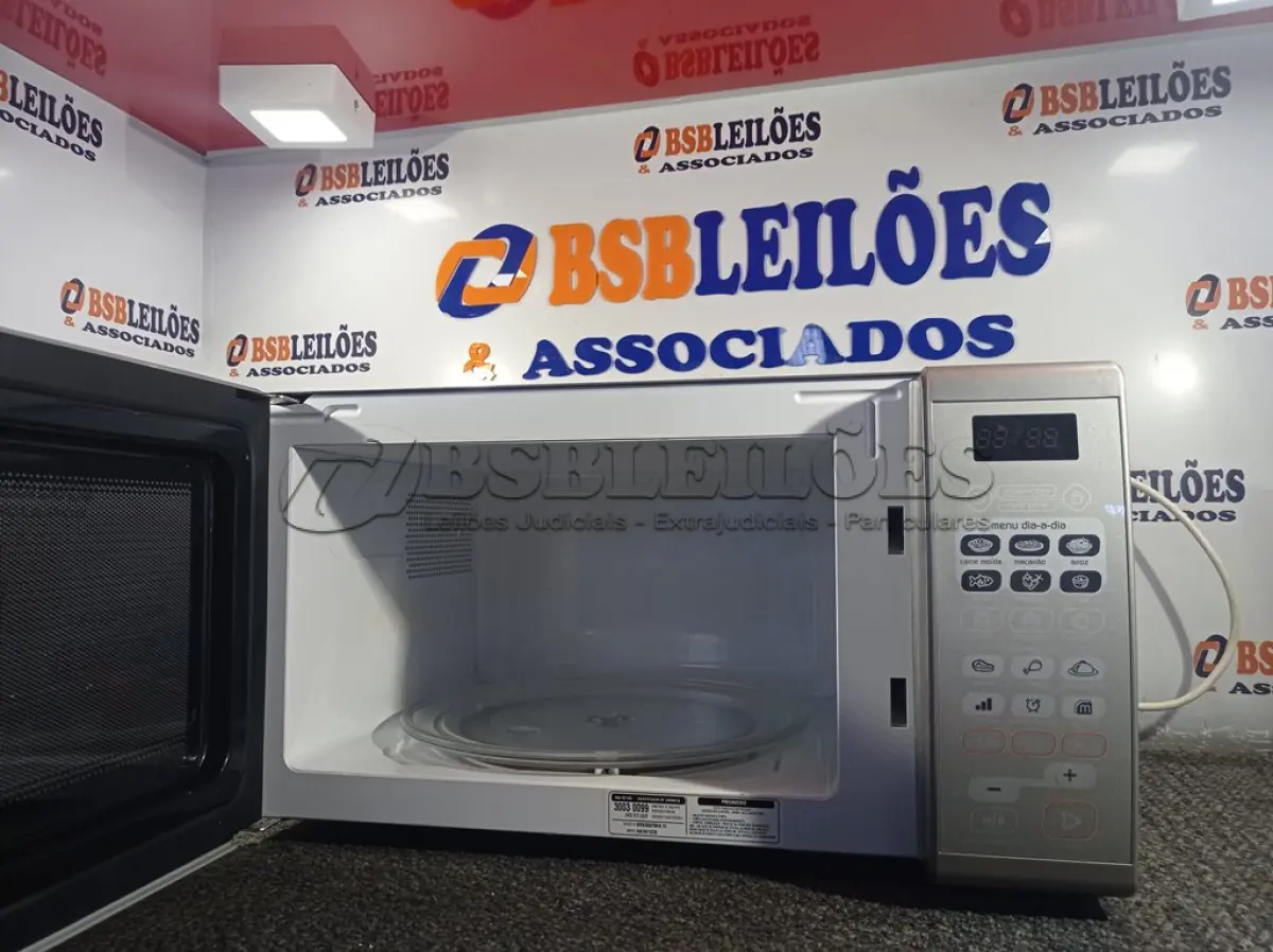 LOTE 265 - 01 MICRO-ONDAS MARCA BRASTEMP. (NO ESTADO) ATENÇÃO! FAZER A VISITAÇÃO ANTES DE ARREMATAR, NÃO SABEMOS SE FUNCIONA. LEILÃO NÃO TEM GARANTIA E NEM DEVOLUÇÃO, SUJEITO A POSSÍVEIS AVARIAS VISÍVEIS/OCULTAS E/OU AUSÊNCIA DE COMPONENTES.